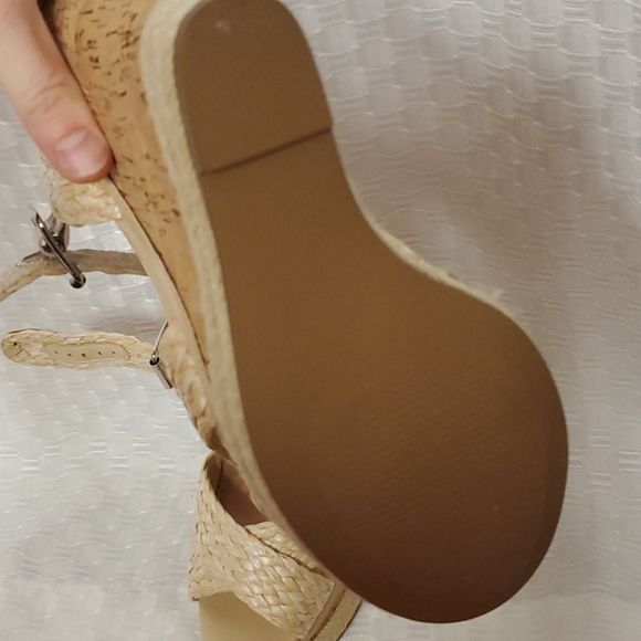 Steve madden cork wedges. Size 6 - Picture 4 of 4